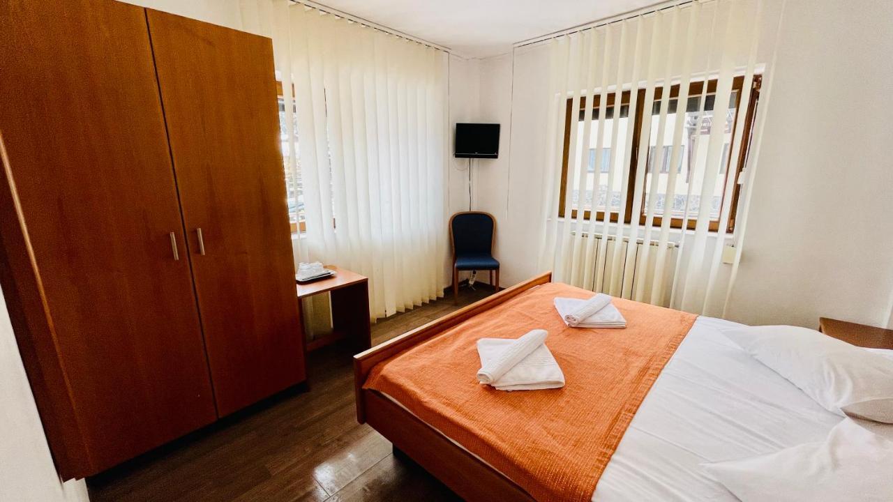 Pensiunea Luminita Busteni Ngoại thất bức ảnh